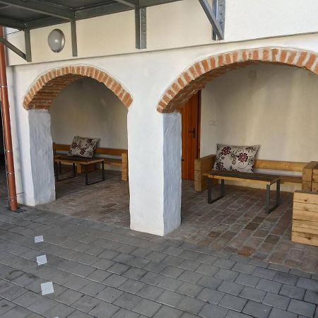 Rv Apartman Mikulov Buitenkant foto