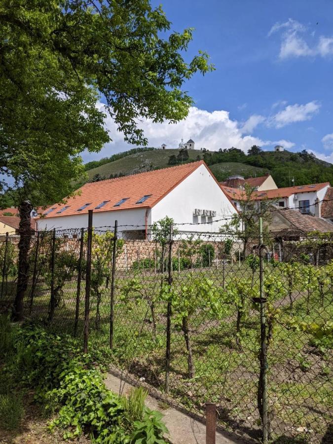 Rv Apartman Mikulov Buitenkant foto